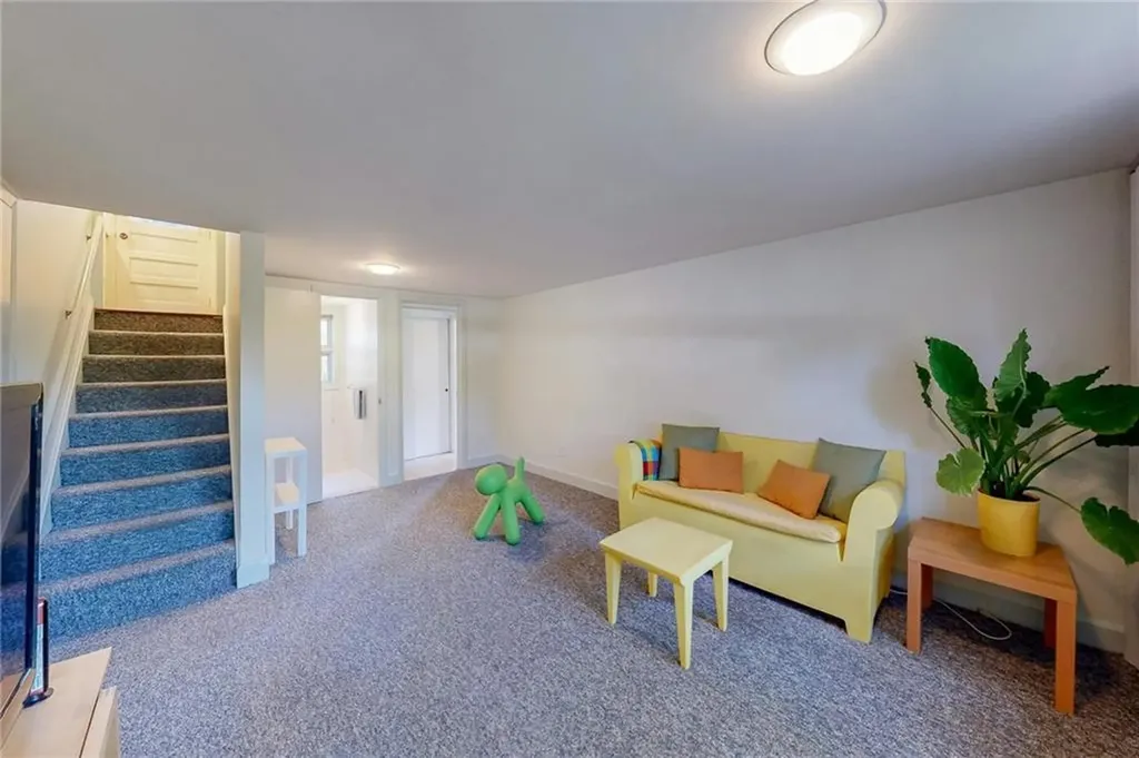 212 Lawnacre Drive Cranston RI 02920
