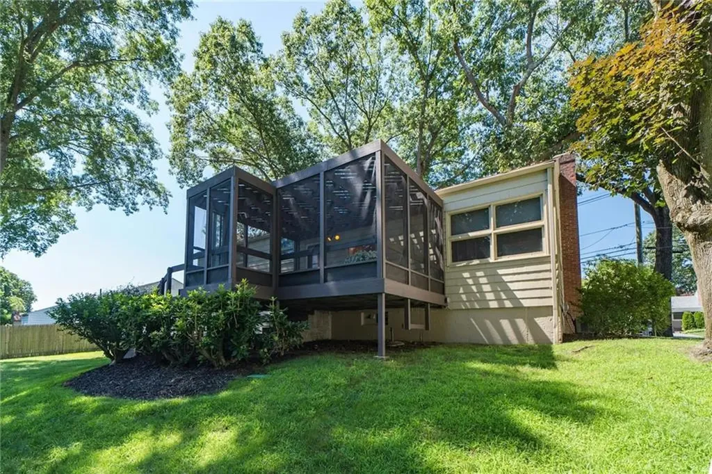 212 Lawnacre Drive Cranston RI 02920