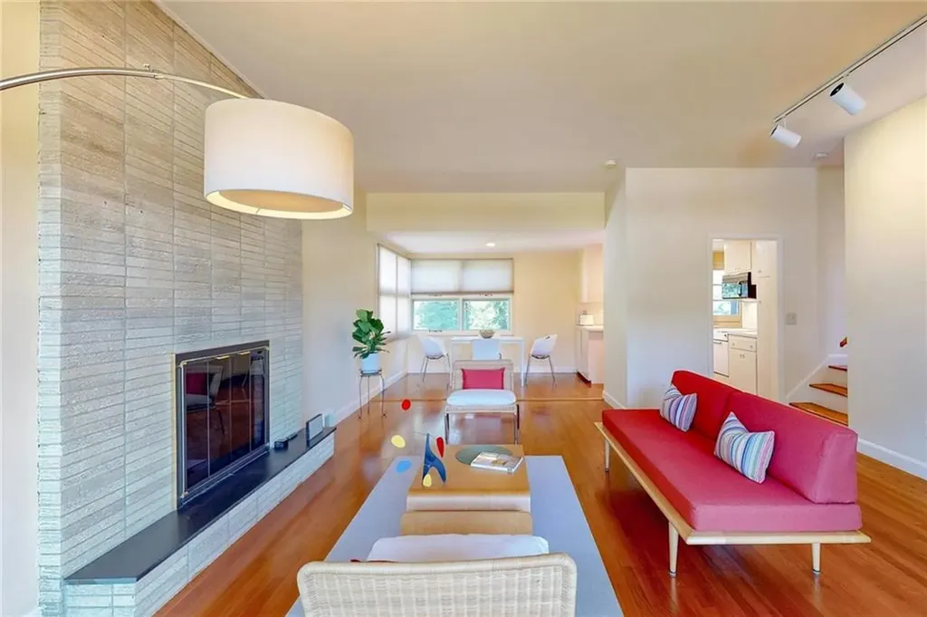 212 Lawnacre Drive Cranston RI 02920
