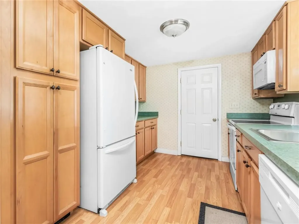 100 Diamond Hill Road Warwick RI 02886