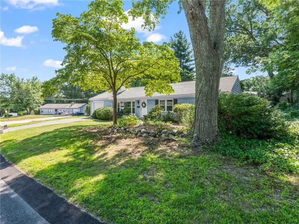 100 Diamond Hill Road Warwick RI 02886