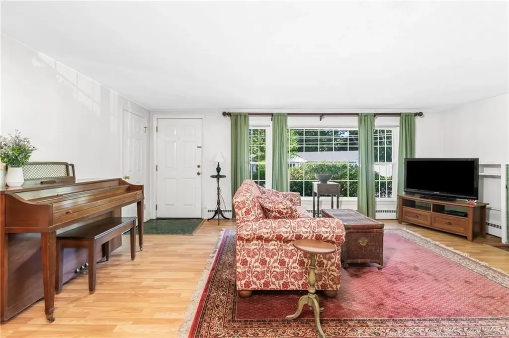 100 Diamond Hill Road Warwick RI 02886