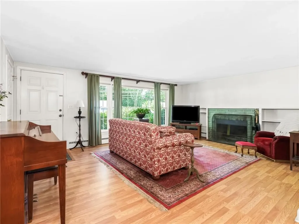 100 Diamond Hill Road Warwick RI 02886