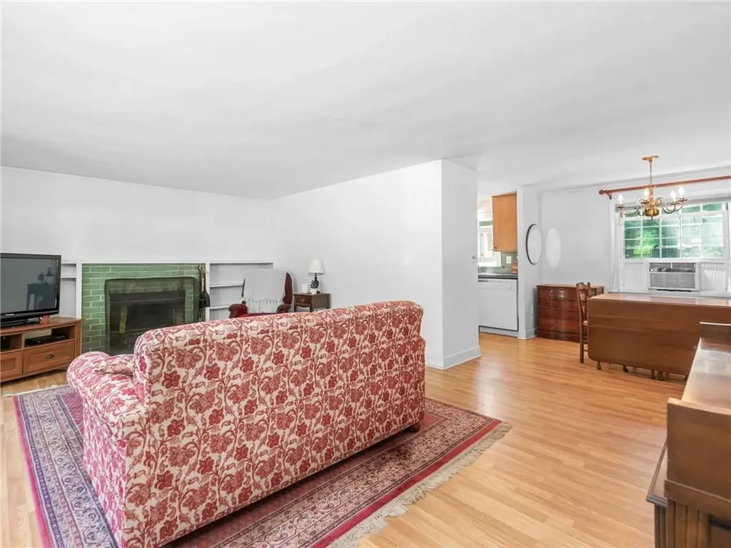 100 Diamond Hill Road Warwick RI 02886