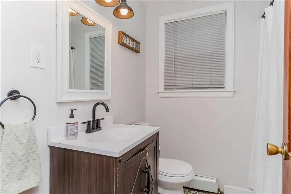74 Hambly Road Tiverton RI 02878