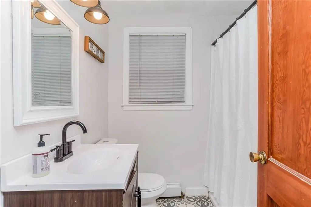 74 Hambly Road Tiverton RI 02878