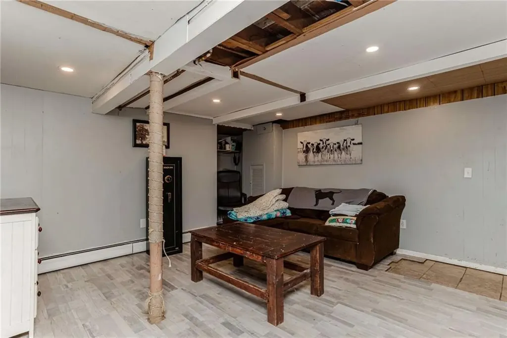 74 Hambly Road Tiverton RI 02878