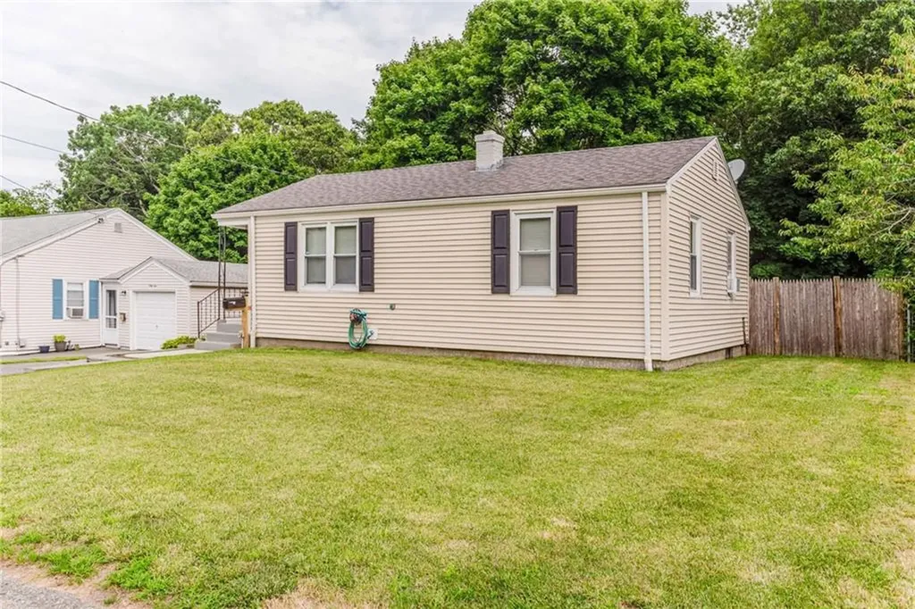 74 Hambly Road Tiverton RI 02878