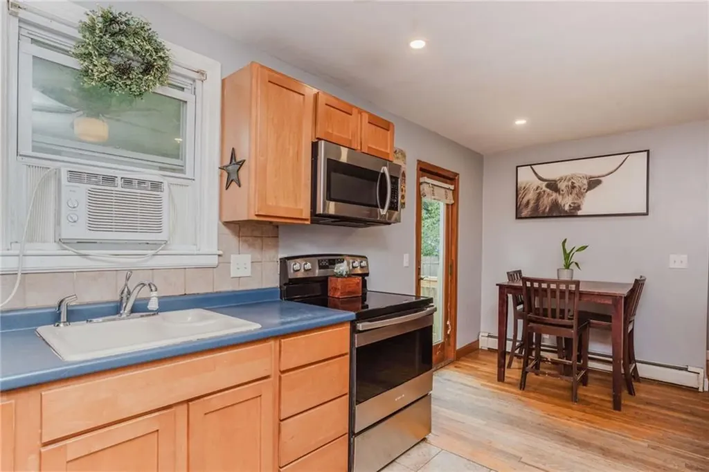 74 Hambly Road Tiverton RI 02878