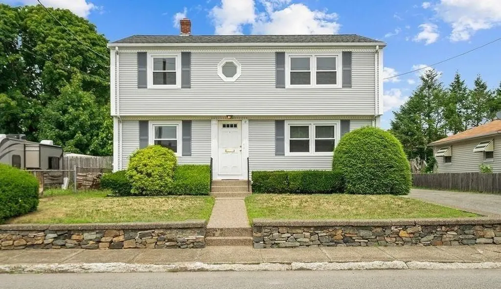 12 Flint Street Pawtucket RI 02861