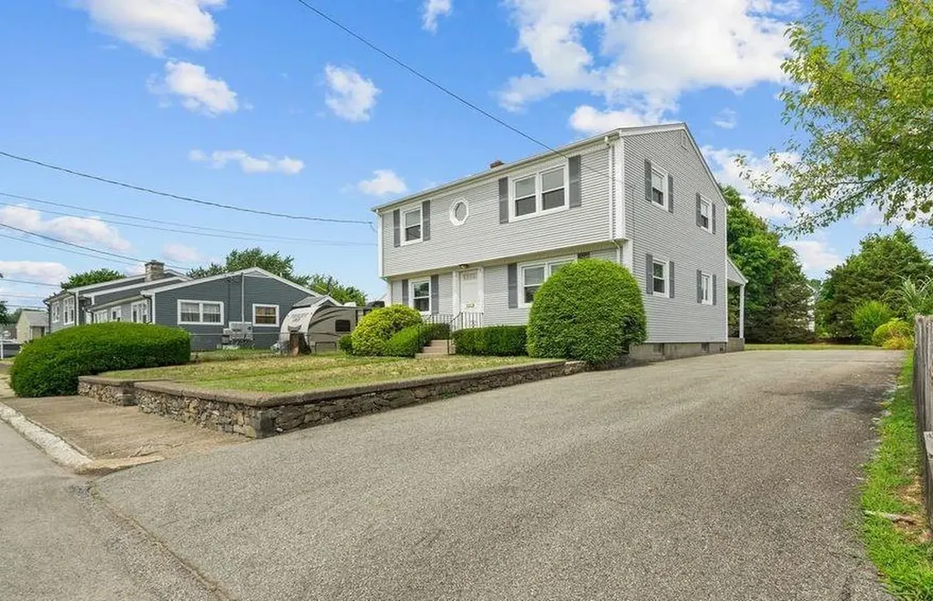 12 Flint Street Pawtucket RI 02861