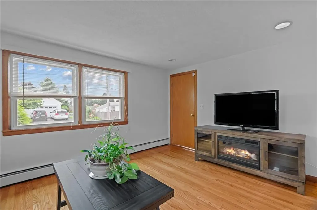 12 Flint Street Pawtucket RI 02861