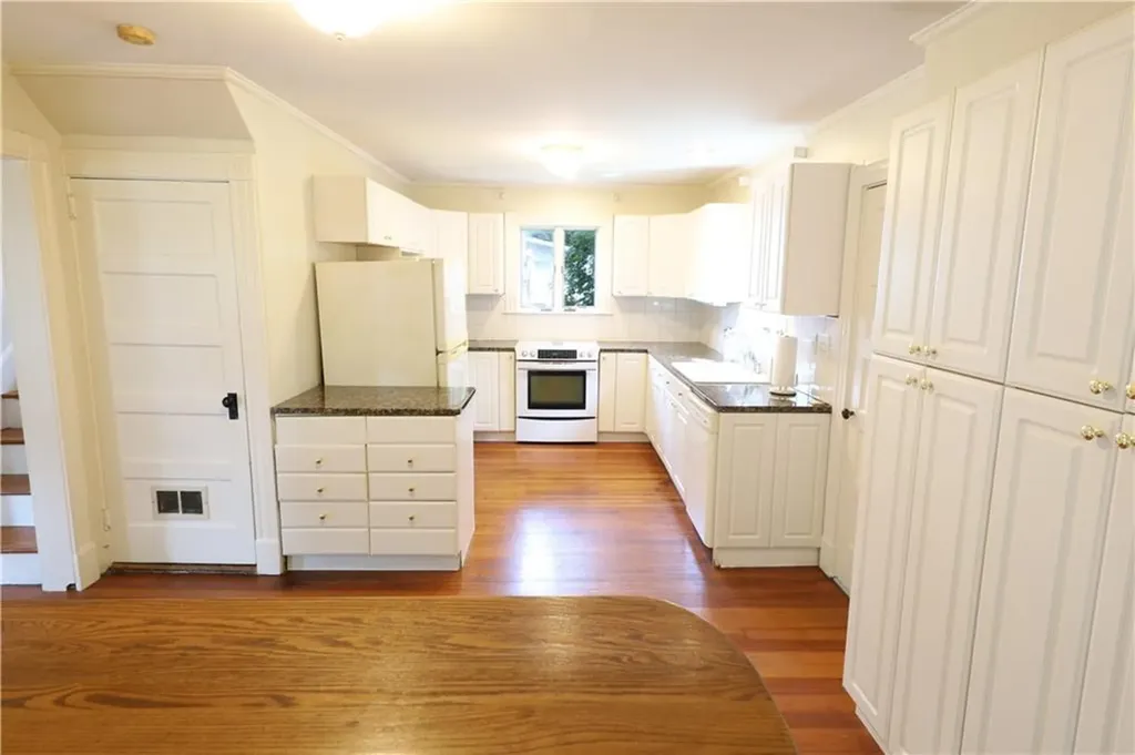209 Narragansett Avenue Jamestown RI 02835