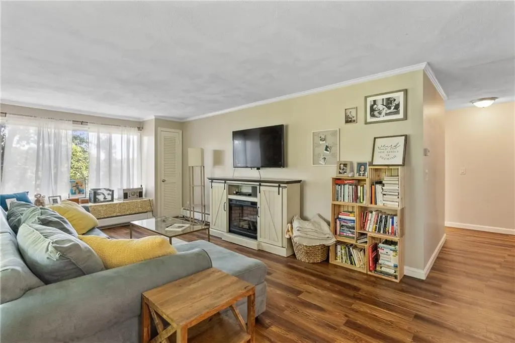 7 Wake Robin Road Lincoln RI 02865