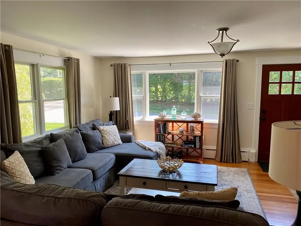 116 Renfrew Avenue Middletown RI 02842