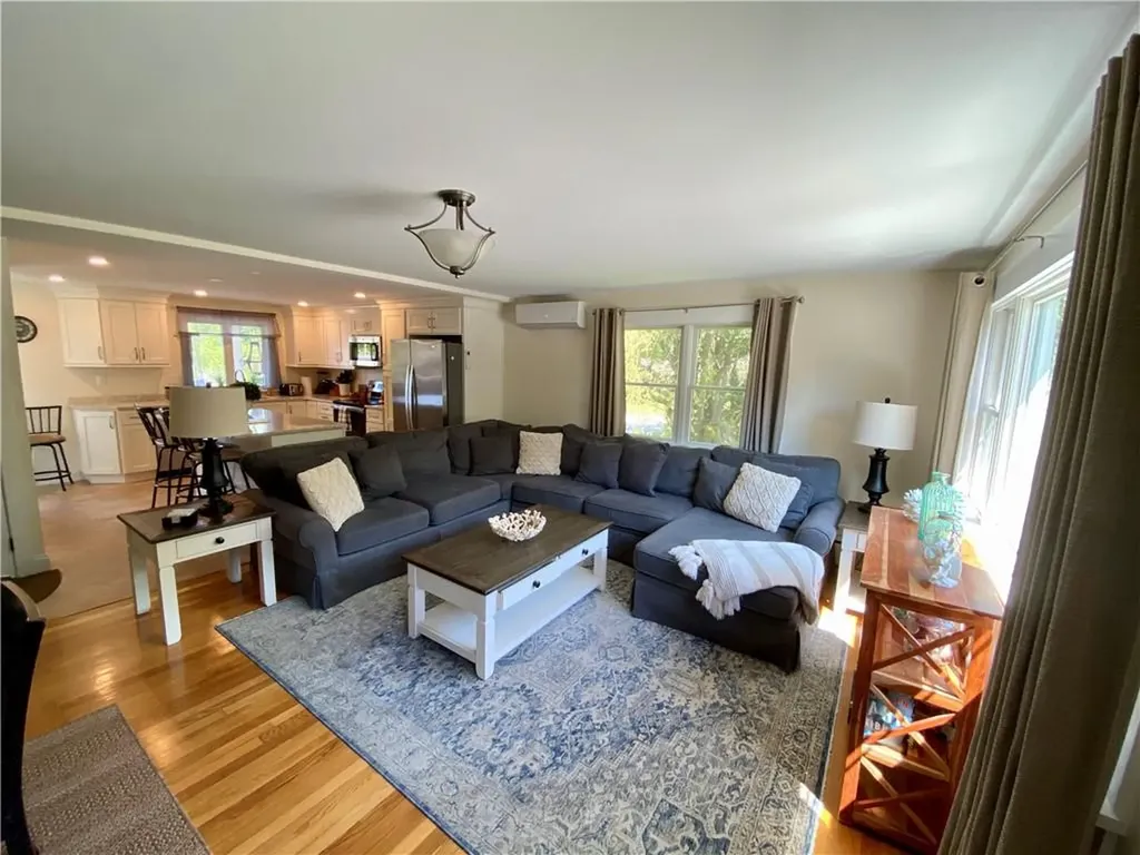 116 Renfrew Avenue Middletown RI 02842