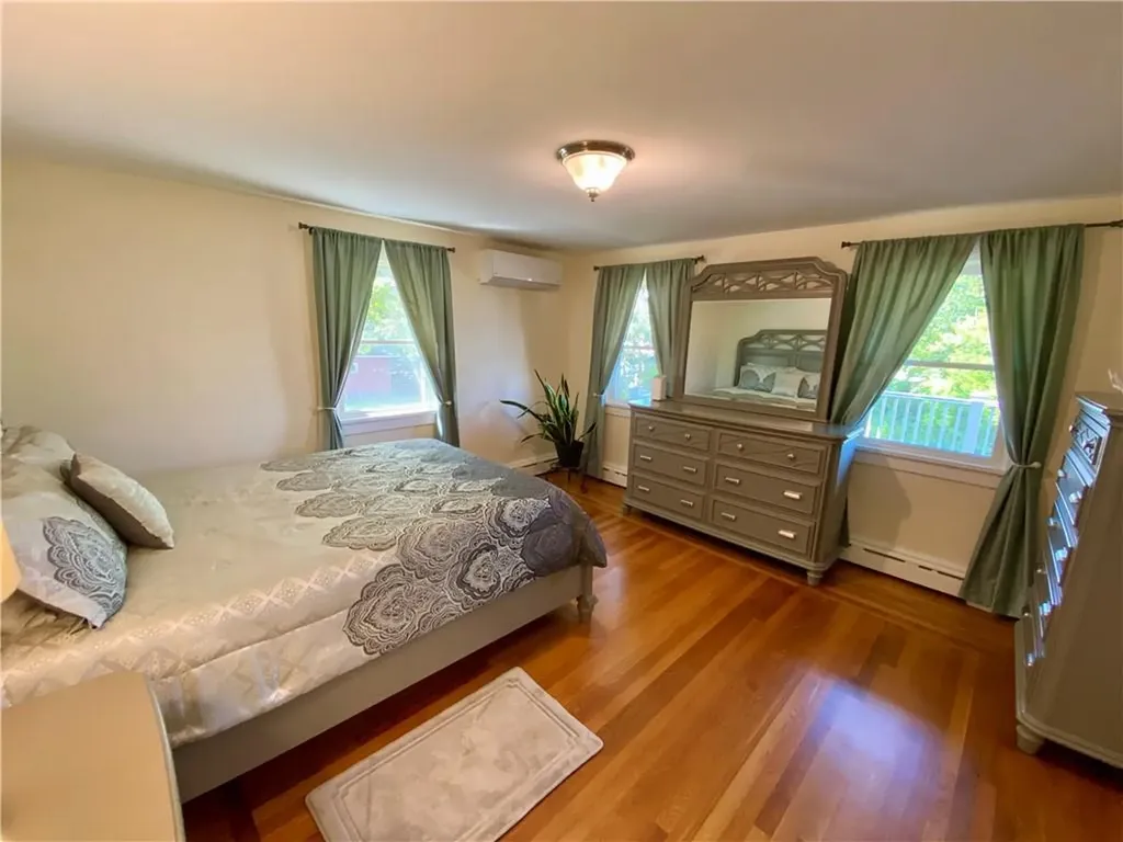 116 Renfrew Avenue Middletown RI 02842