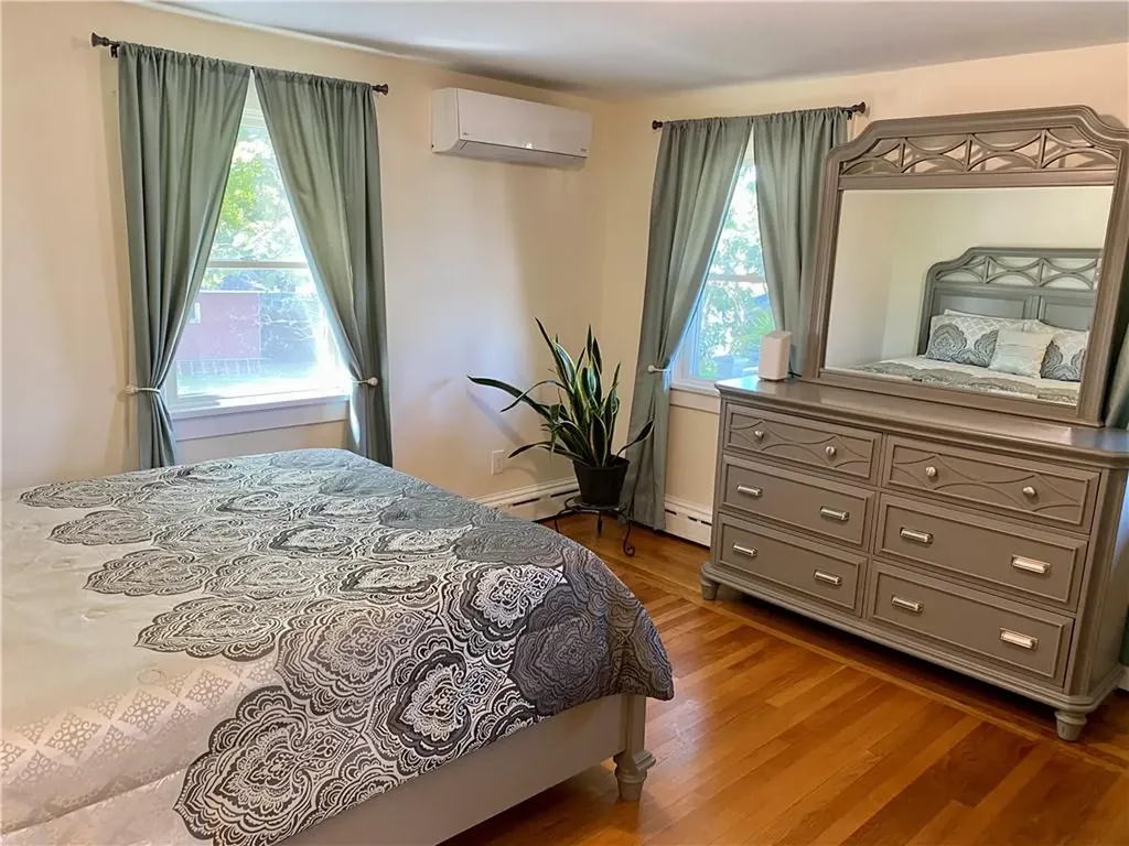 116 Renfrew Avenue Middletown RI 02842