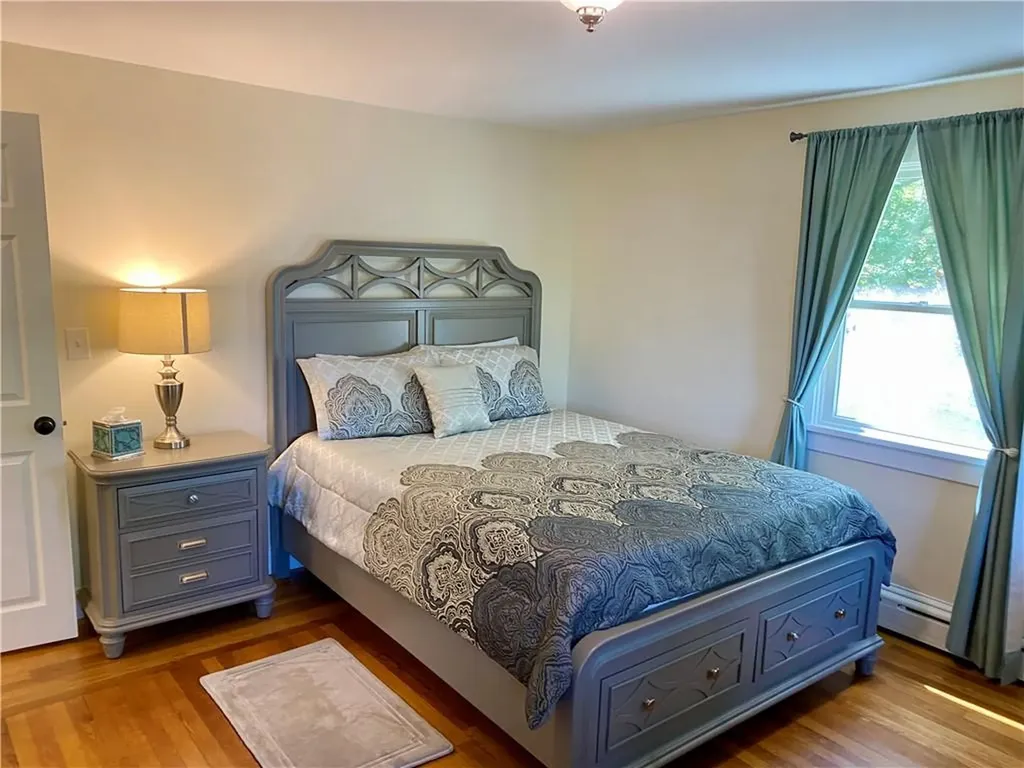 116 Renfrew Avenue Middletown RI 02842