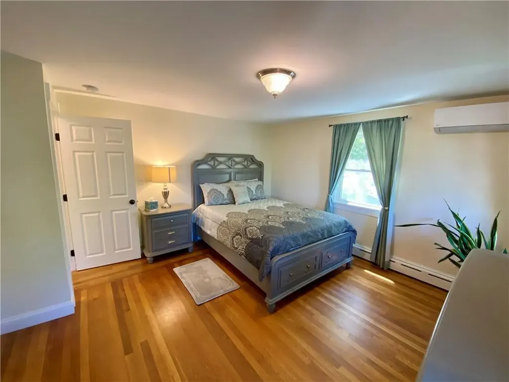 116 Renfrew Avenue Middletown RI 02842