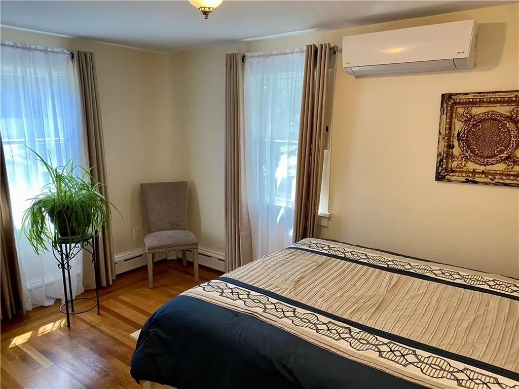 116 Renfrew Avenue Middletown RI 02842