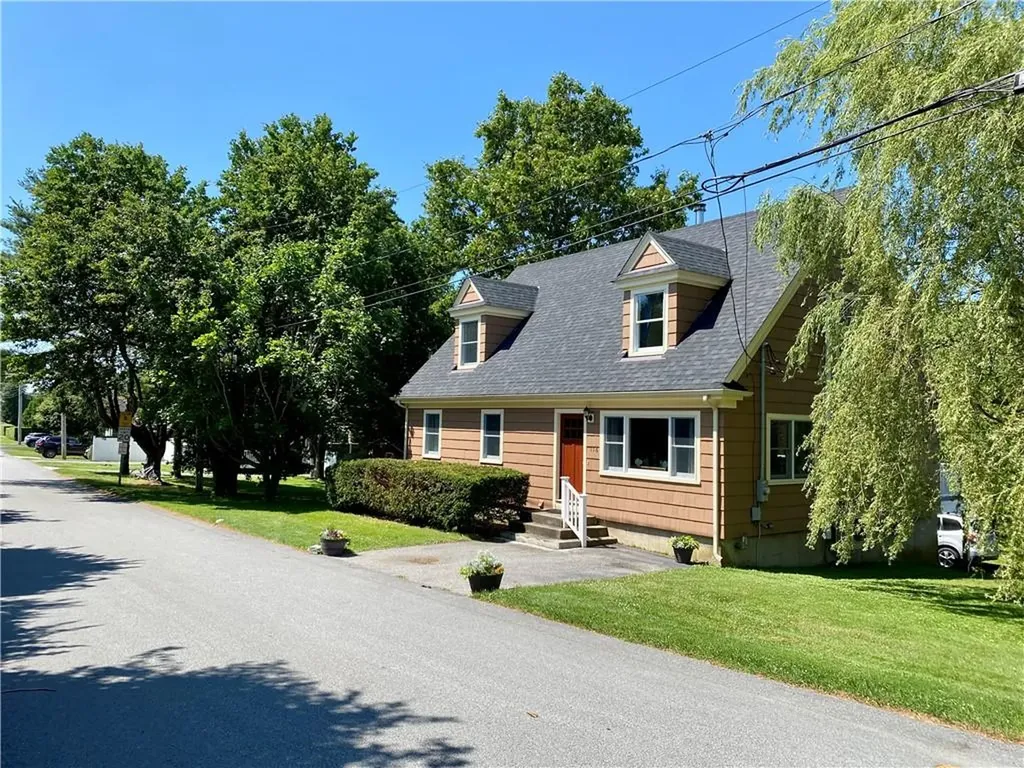 116 Renfrew Avenue Middletown RI 02842