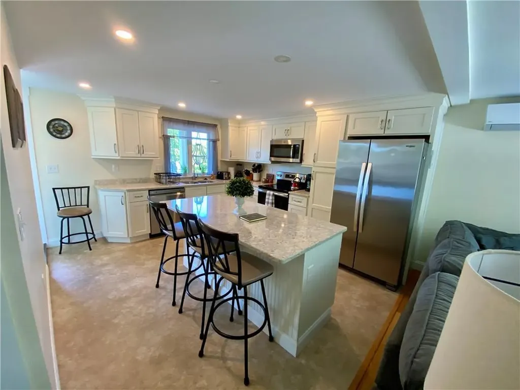 116 Renfrew Avenue Middletown RI 02842