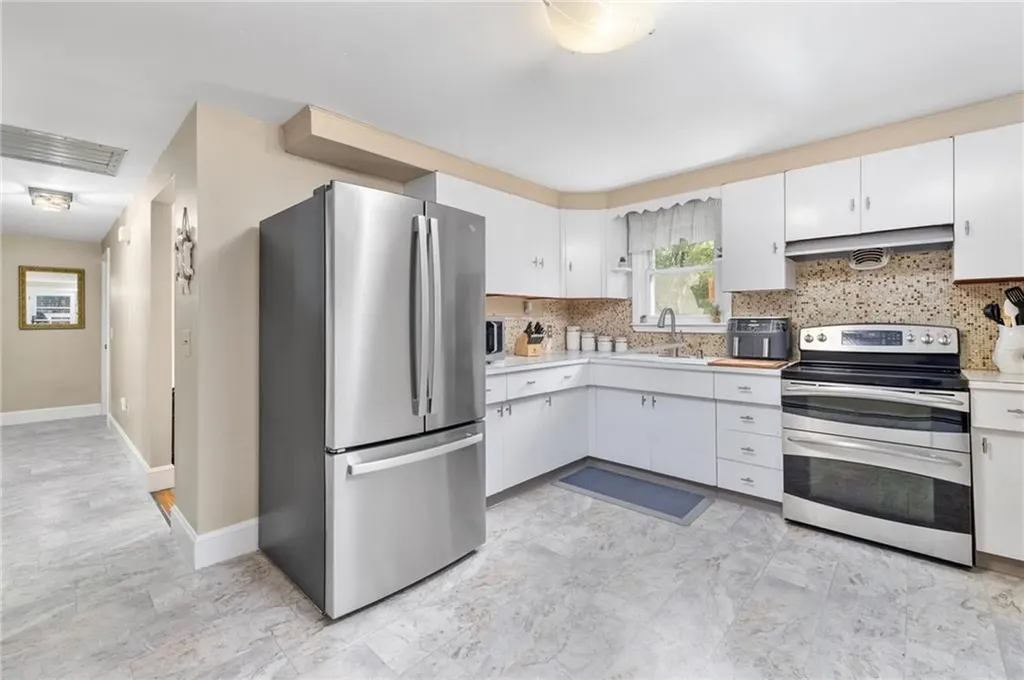 65 Central Avenue Warren RI 02885