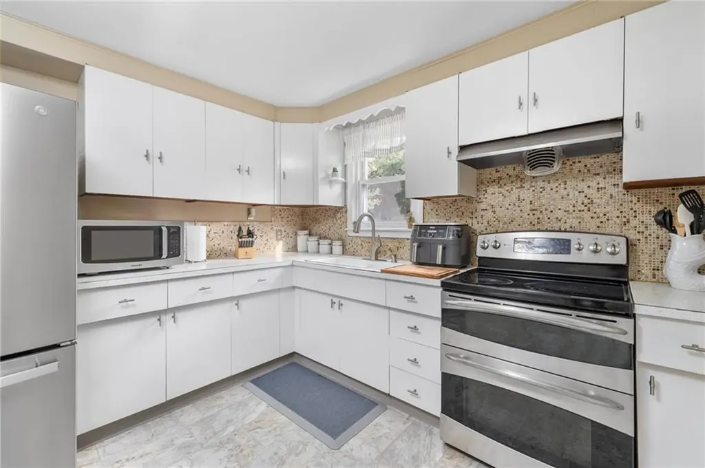 65 Central Avenue Warren RI 02885