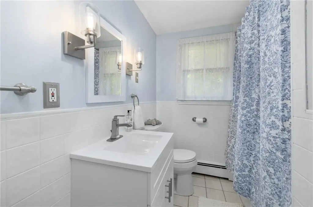 65 Central Avenue Warren RI 02885