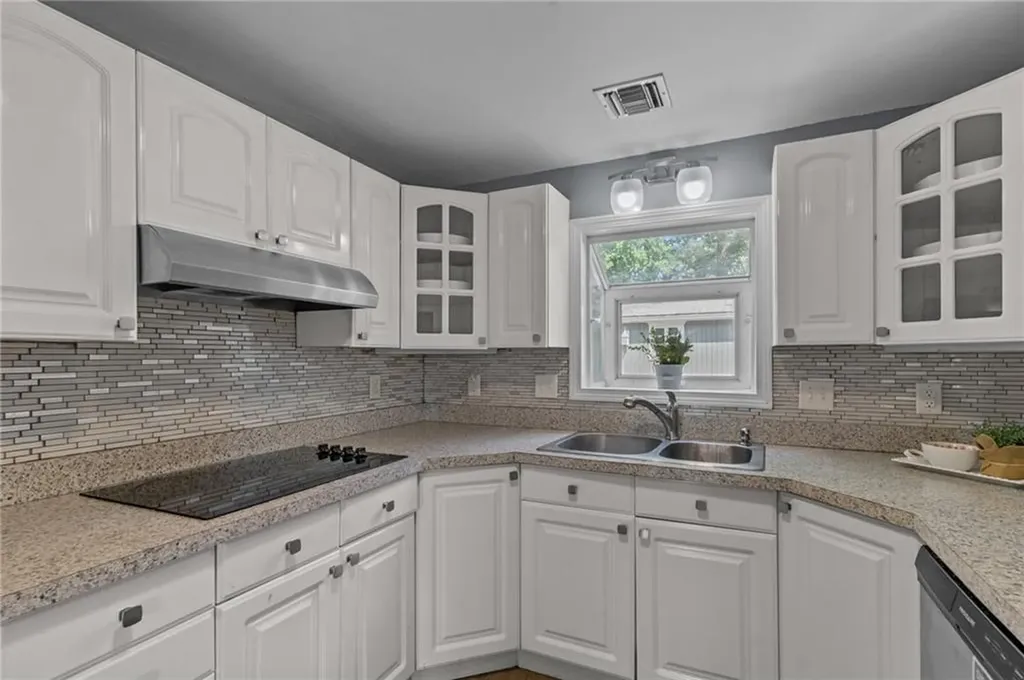 27 Metropolitan Drive Warwick RI 02886
