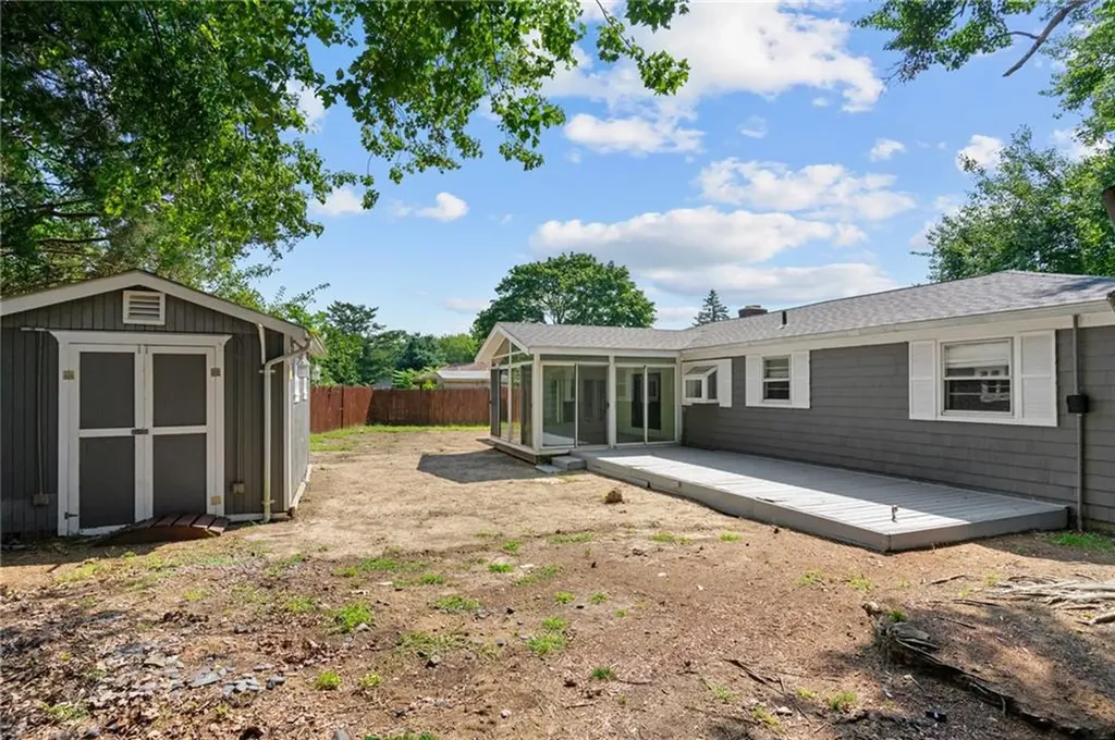 27 Metropolitan Drive Warwick RI 02886
