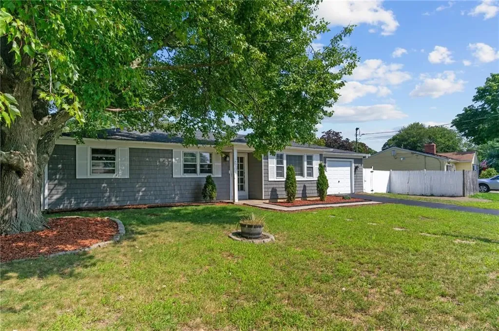 27 Metropolitan Drive Warwick RI 02886