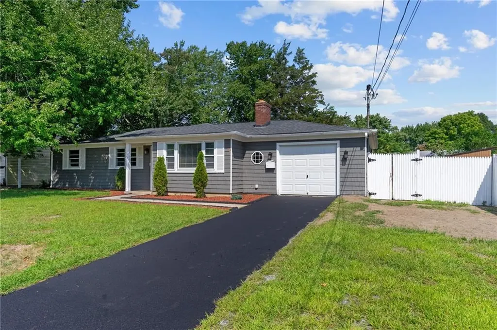 27 Metropolitan Drive Warwick RI 02886