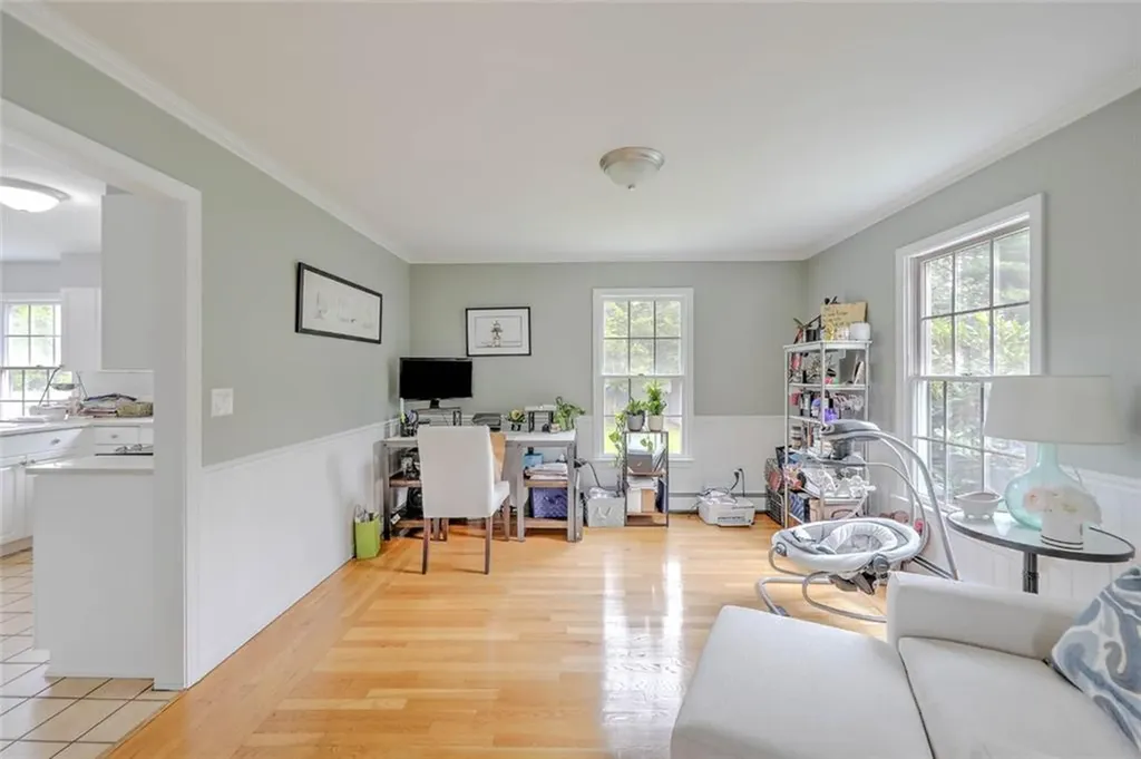 5 Meadow Circle Barrington RI 02806