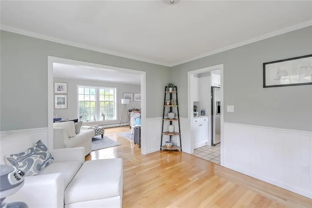 5 Meadow Circle Barrington RI 02806