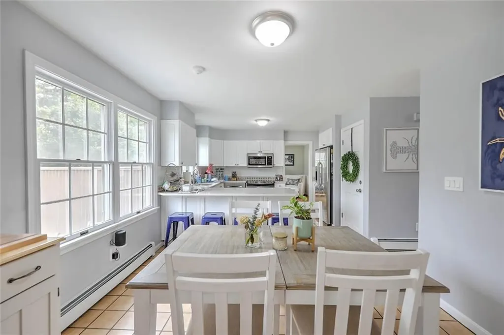 5 Meadow Circle Barrington RI 02806