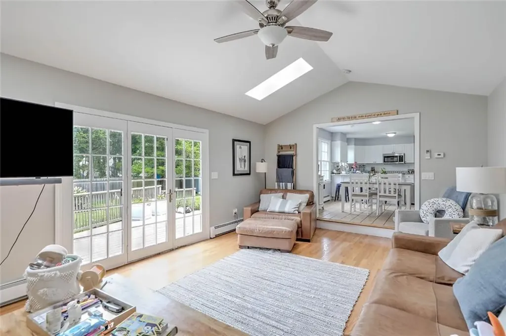 5 Meadow Circle Barrington RI 02806