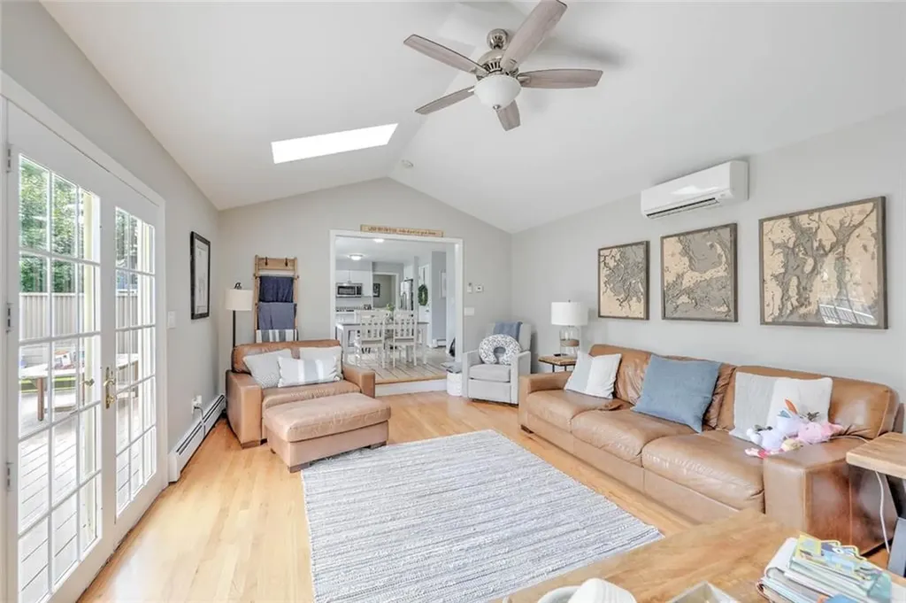 5 Meadow Circle Barrington RI 02806