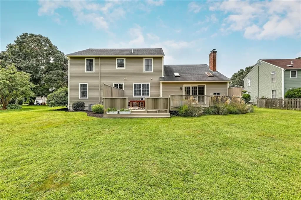 5 Meadow Circle Barrington RI 02806