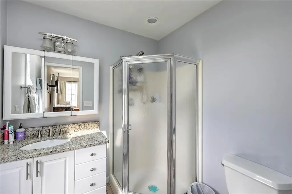 5 Meadow Circle Barrington RI 02806