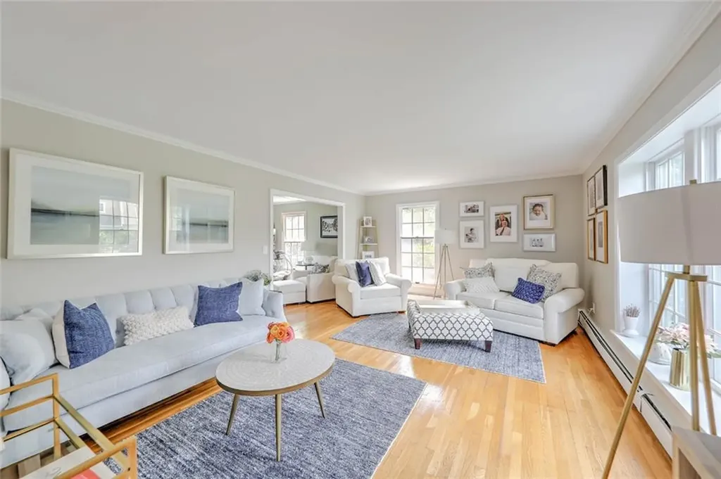 5 Meadow Circle Barrington RI 02806