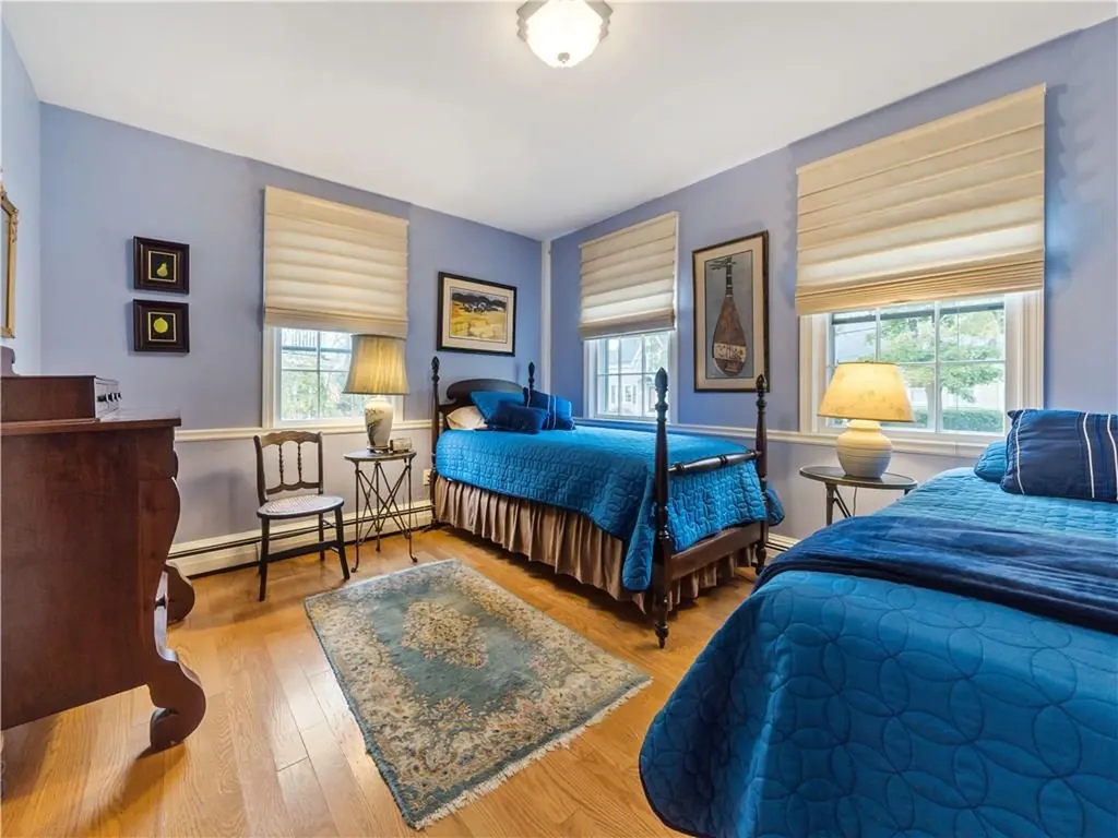 52 Constitution Street Bristol RI 02809