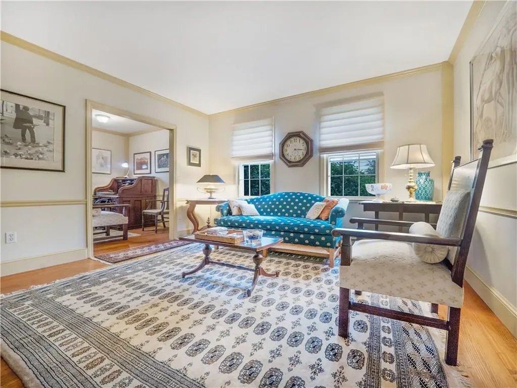 52 Constitution Street Bristol RI 02809