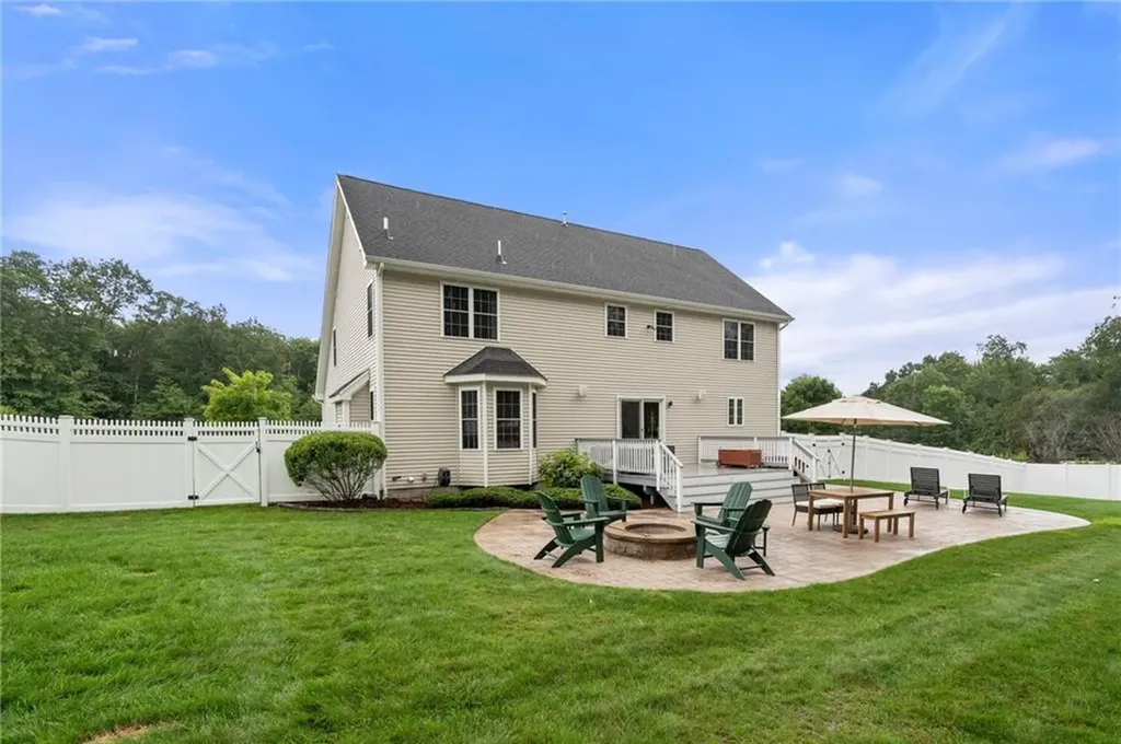 14 Sables Way Lincoln RI 02865