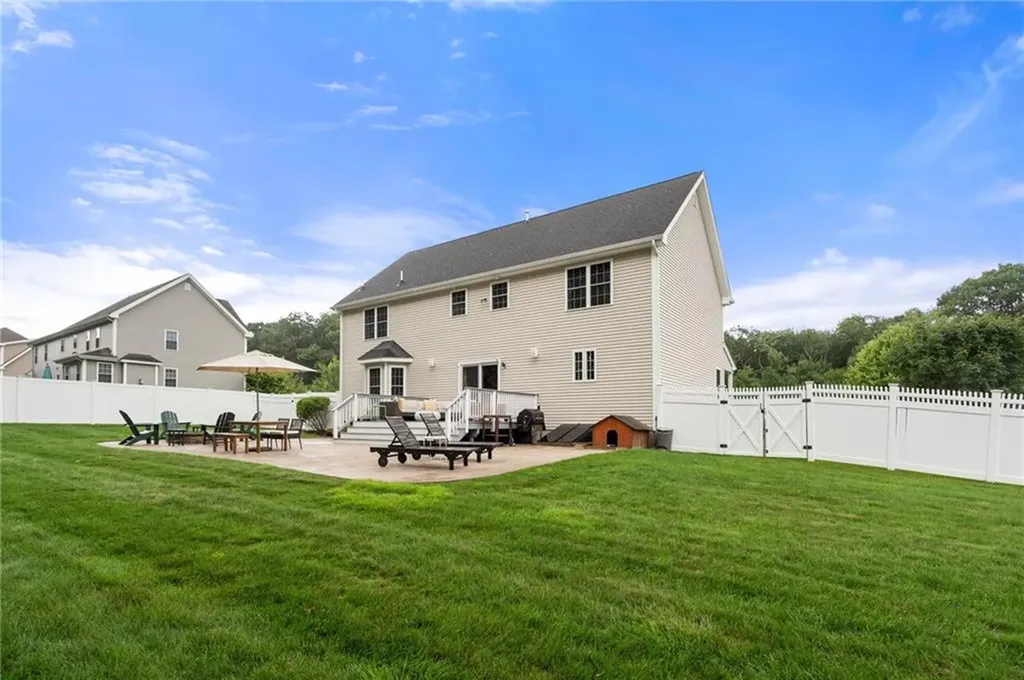 14 Sables Way Lincoln RI 02865