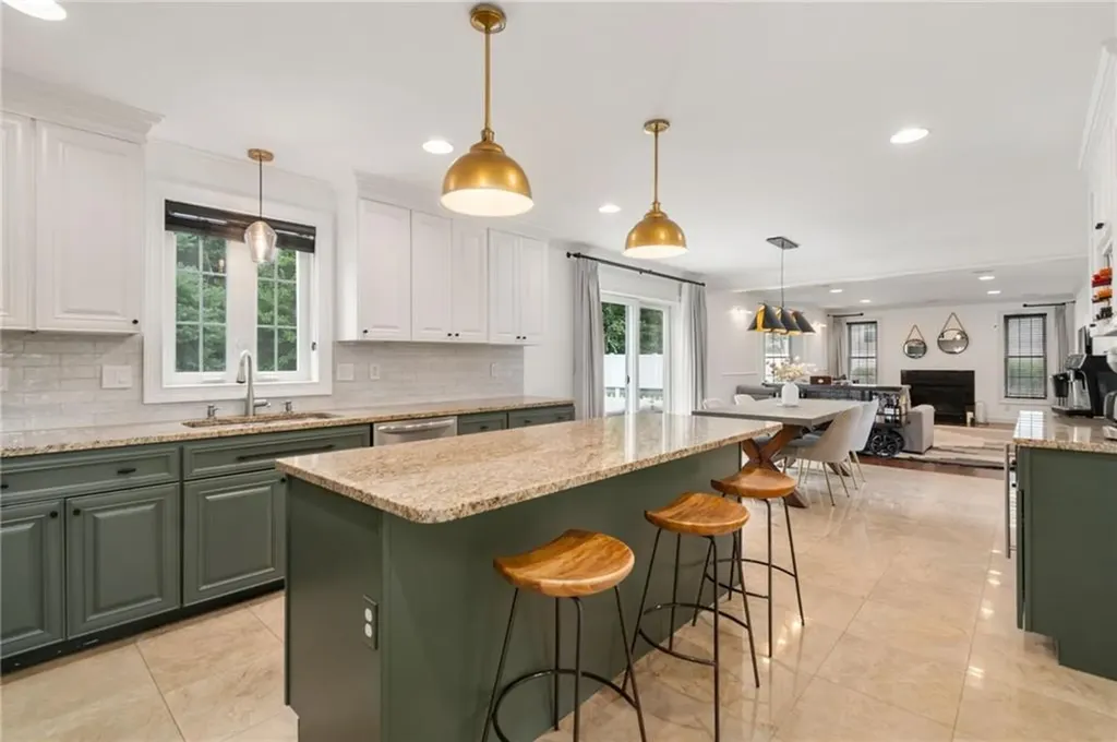 14 Sables Way Lincoln RI 02865