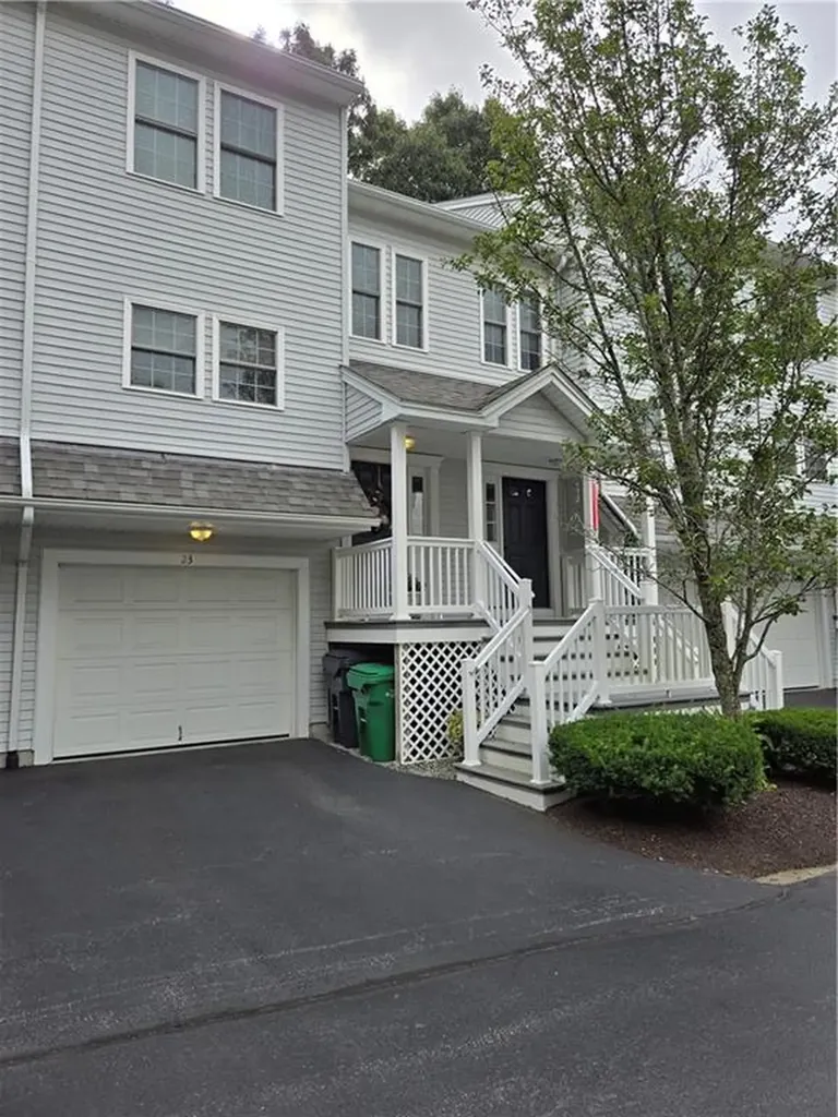 881 Greenwich Avenue Warwick RI 02886