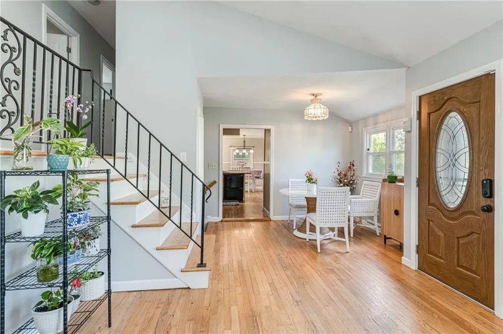 84 Coggeshall Avenue Newport RI 02840