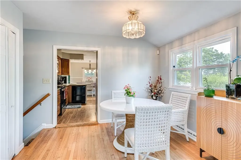 84 Coggeshall Avenue Newport RI 02840